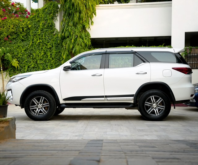 Second-hand 2018 Toyota Fortuner 2.8 2WD MT BSIV for sale in Jaipur-3