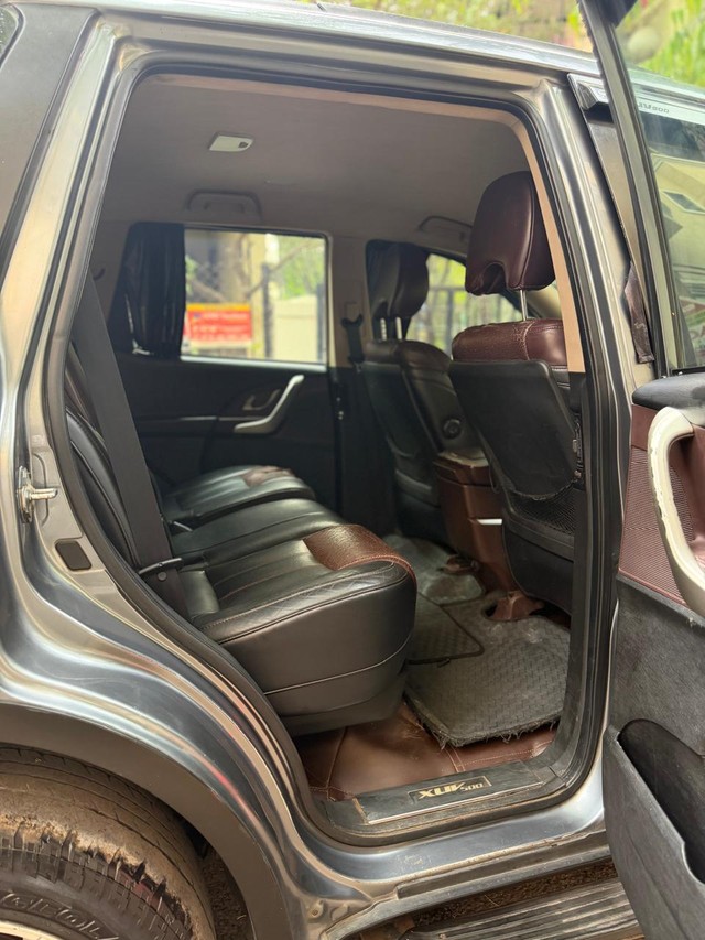 Second-hand 2012 Mahindra XUV500 W8 FWD for sale in Pune-9