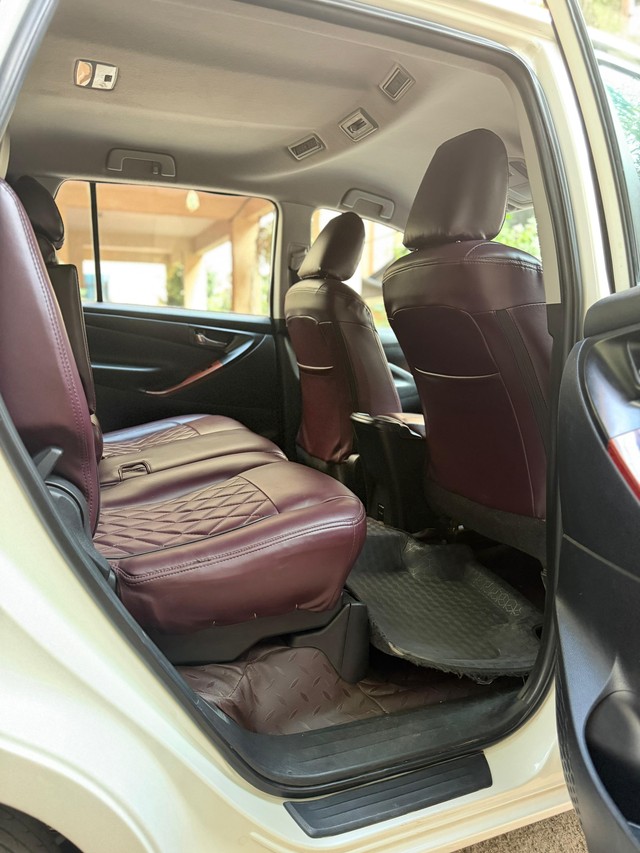 Second-hand 2018 Toyota Innova Crysta 2.4 G MT 8S BSIV for sale in Pune-9