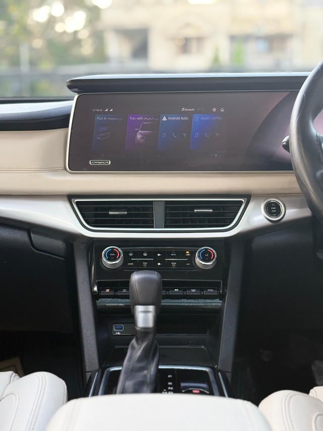 Second-hand 2022 Mahindra XUV700 AX7 Diesel AT BSVI for sale in Surat-8