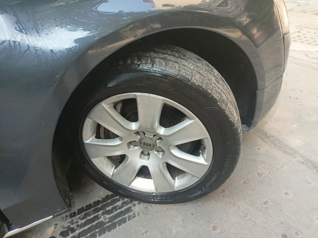 Second-hand 2011 Audi A8 4.2 FSI quattro for sale in New Delhi-18