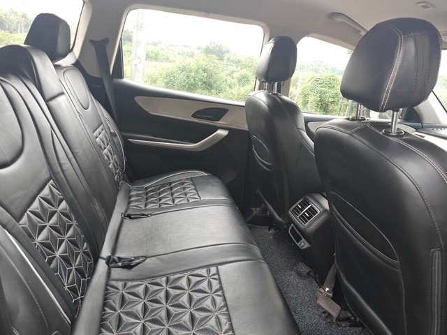 Second-hand 2022 Mahindra XUV700 AX3 BSVI for sale in Noida-14