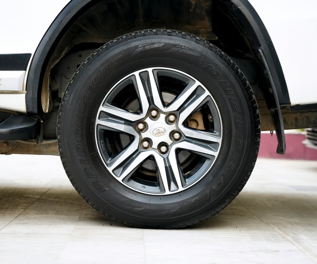 Second-hand 2018 Toyota Fortuner 2.8 2WD MT BSIV for sale in Jaipur-5