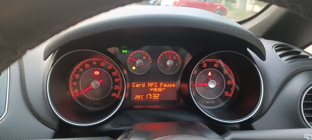 Second-hand 2014 Fiat Punto 1.3 Active for sale in Bangalore-20