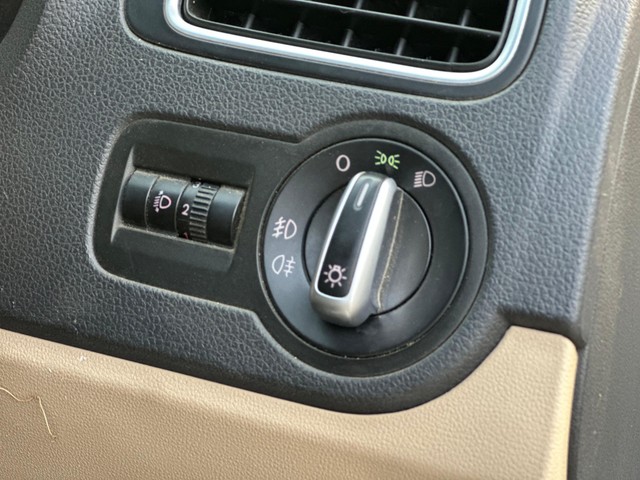 Second-hand 2016 Volkswagen Ameo 1.2 MPI Highline for sale in Ghaziabad-9