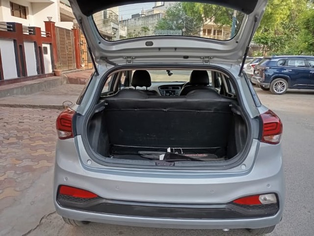 Second-hand 2019 Hyundai i20 Sportz Plus Diesel for sale in Ghaziabad-12