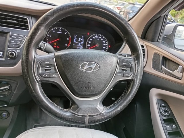 Second-hand 2019 Hyundai i20 Sportz Plus Diesel for sale in Ghaziabad-13