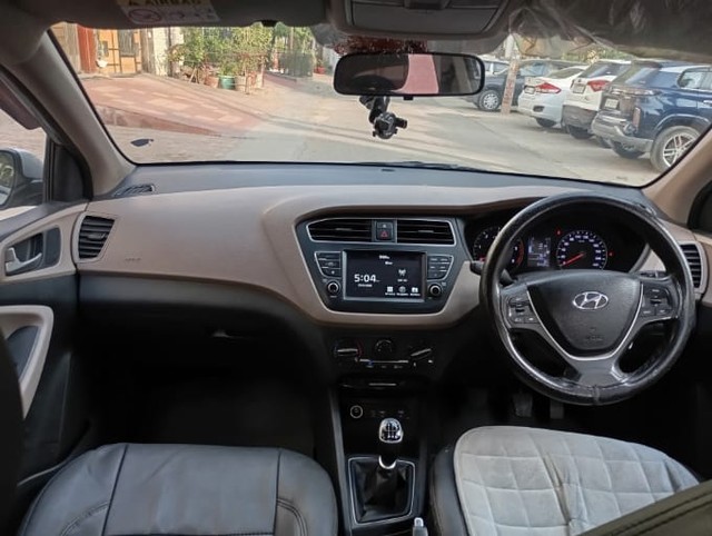 Second-hand 2019 Hyundai i20 Sportz Plus Diesel for sale in Ghaziabad-6