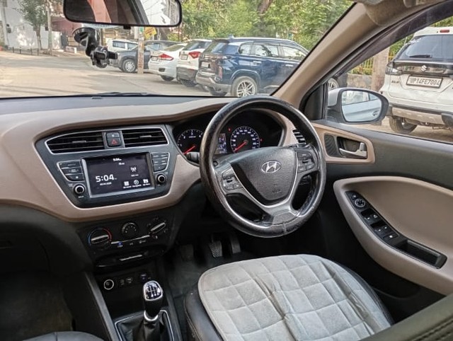 Second-hand 2019 Hyundai i20 Sportz Plus Diesel for sale in Ghaziabad-15