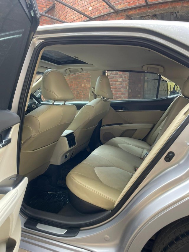 Toyota Camry 2.5 Hybrid Second-hand 2024 Toyota Camry 2.5 Hybrid for sale in New Delhi-9