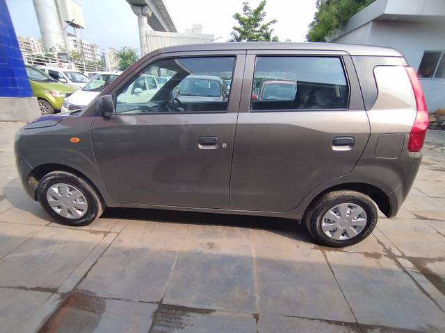 https://images10.gaadi.com/usedcar_image/TKQ1.221114.001/original/19896534-5003-4d5a-9e98-43f56740d75a.jpg?imwidth=6402