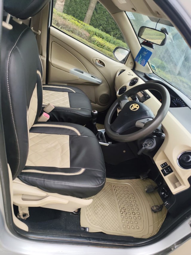 Second-hand 2018 Toyota Etios 1.5 V for sale in New Delhi-5