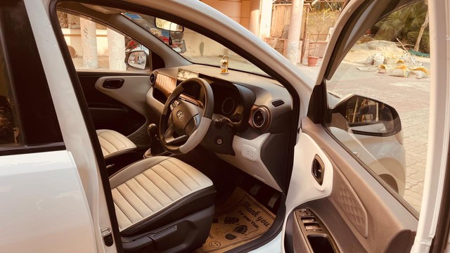 Second-hand 2021 Hyundai Aura S CNG for sale in New Delhi-4