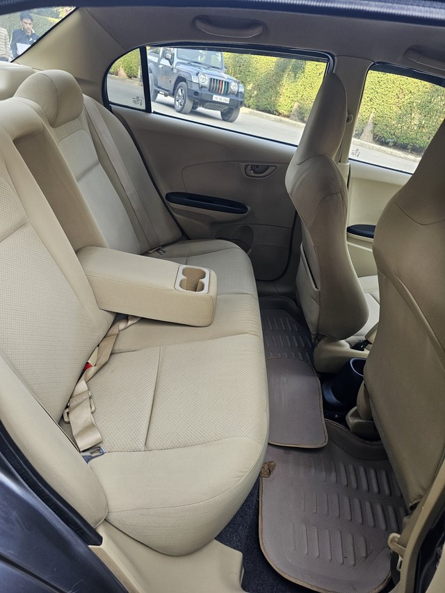 Second-hand 2018 Honda Amaze S Option i-VTEC for sale in New Delhi-8