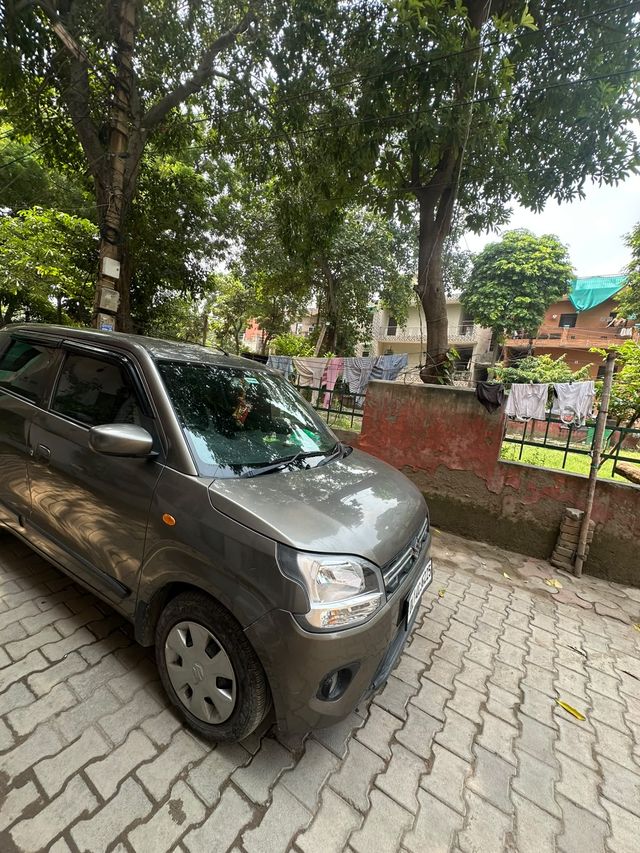 Maruti Suzuki Wagon R वीएक्सआई सीएनजी Second-hand 2024 Maruti Suzuki Wagon R वीएक्सआई सीएनजी for sale in New Delhi