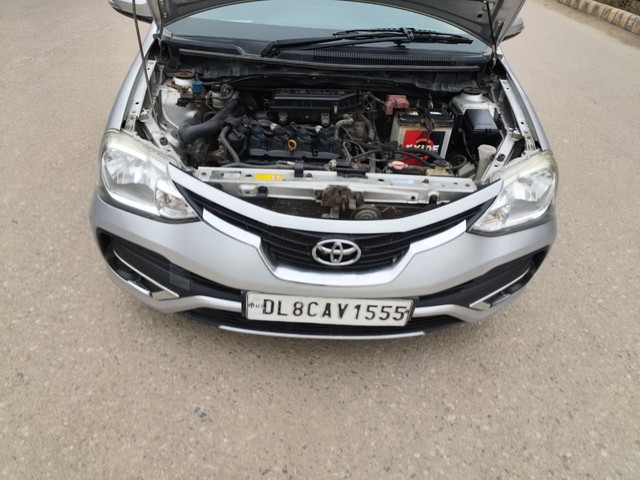 Second-hand 2018 Toyota Etios 1.5 V for sale in New Delhi-2