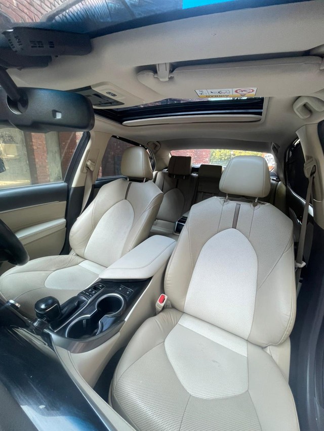 Toyota Camry 2.5 Hybrid Second-hand 2024 Toyota Camry 2.5 Hybrid for sale in New Delhi-12