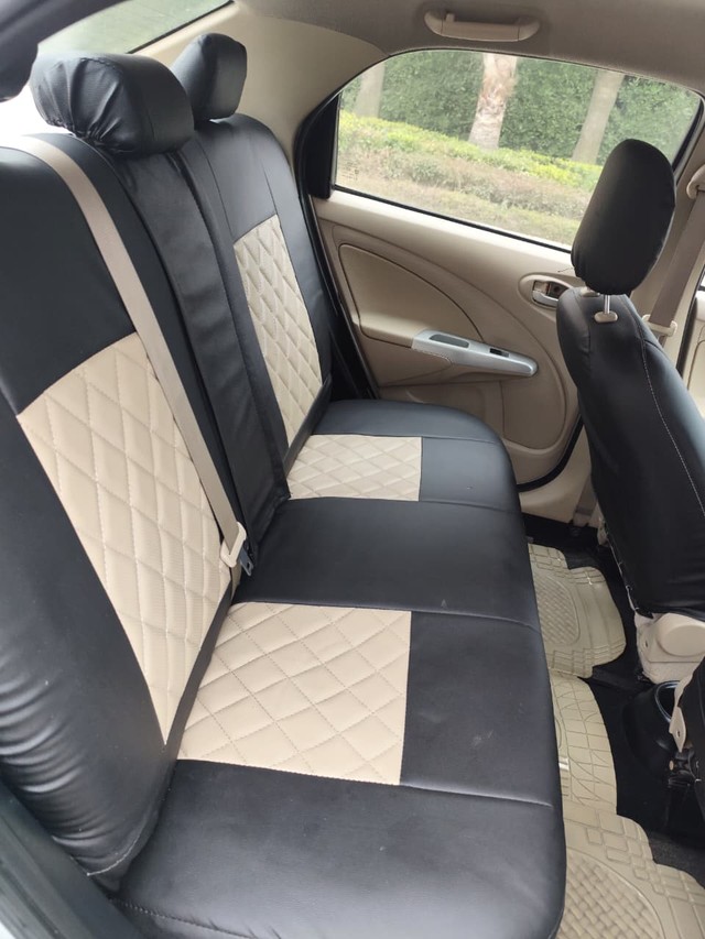 Second-hand 2018 Toyota Etios 1.5 V for sale in New Delhi-3