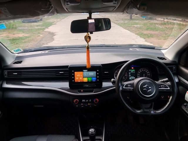 Second-hand 2024 Maruti XL6 Zeta CNG for sale in New Delhi-4