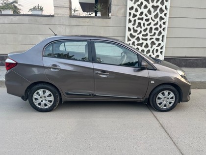 Second-hand 2016 Honda Amaze S i-Vtech for sale in Faridabad