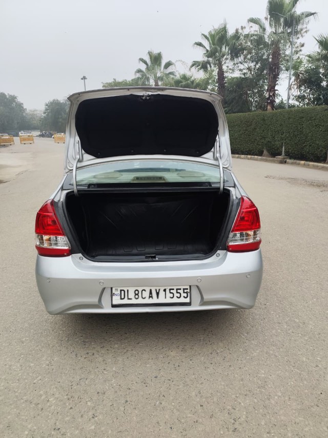 Second-hand 2018 Toyota Etios 1.5 V for sale in New Delhi-6