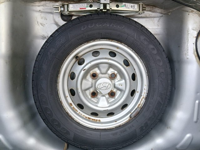 Second-hand 2012 Hyundai EON Era Plus for sale in Kolkata-9