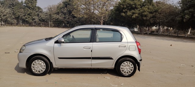 Second-hand 2014 Toyota Etios Liva G for sale in Faridabad-4