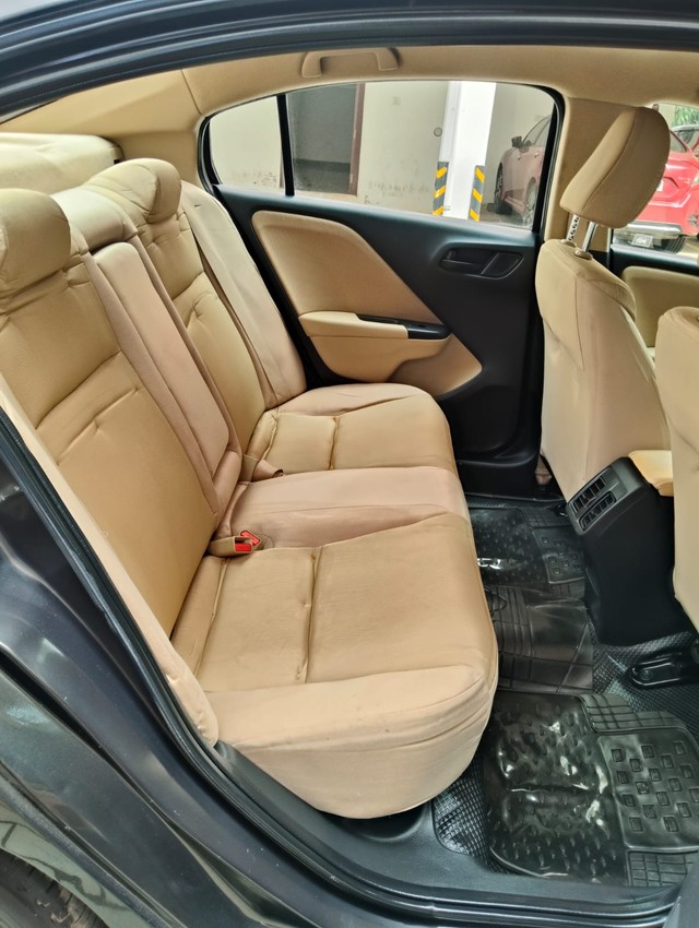 Second-hand 2014 Honda City i DTEC SV for sale in Chennai-12