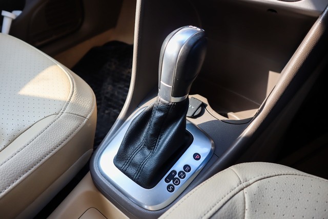 Second-hand 2017 Volkswagen Vento 1.2 TSI Highline AT for sale in New Delhi-9