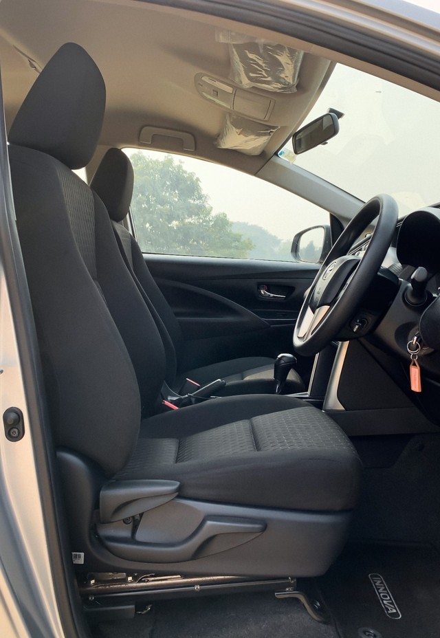 Second-hand 2022 Toyota Innova Crysta 2.4 GX 7 STR AT for sale in New Delhi-6