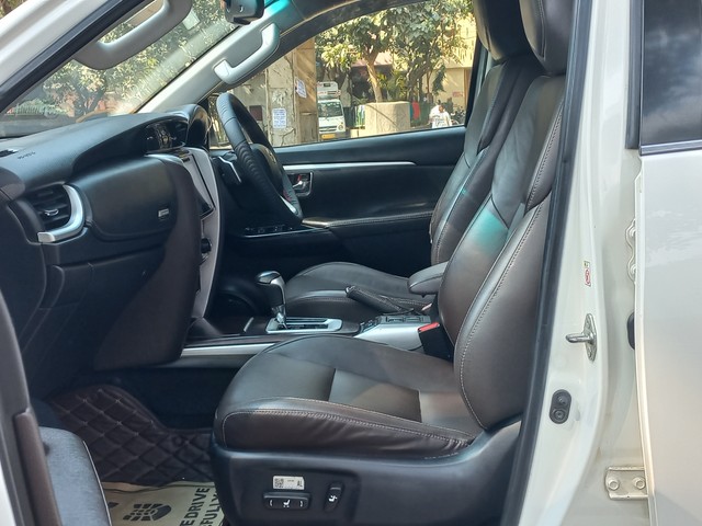 Second-hand 2019 Toyota Fortuner 2.8 2WD AT BSIV for sale in New Delhi-9