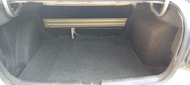 Volkswagen Vento IPL II Petrol Highline Second-hand 2011 Volkswagen Vento IPL II Petrol Highline for sale in Noida-10