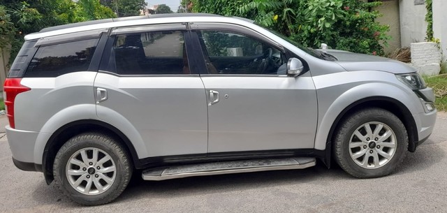 Second-hand 2017 Mahindra XUV500 R W10 FWD for sale in Lucknow-1