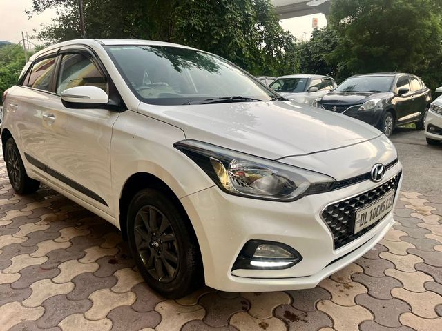 Hyundai i20 स्पोर्टज़ प्लस बीएस4 Second-hand 2019 Hyundai i20 स्पोर्टज़ प्लस बीएस4 for sale in Faridabad