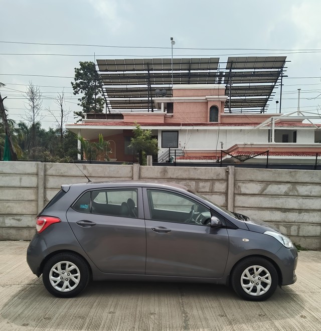 Second-hand 2017 Hyundai Grand i10 Magna for sale in Indore-1