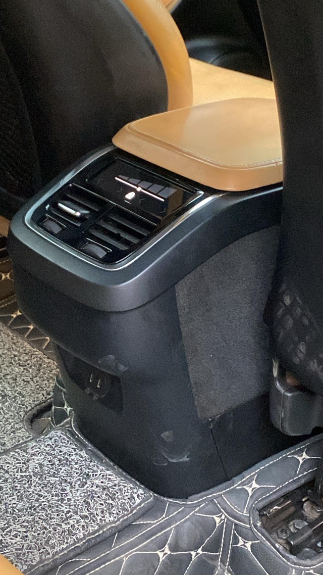 Second-hand 2021 Volvo XC90 D5 Inscription for sale in Bangalore-16