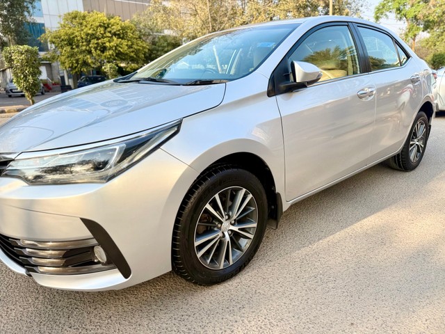 Second-hand 2018 Toyota Corolla Altis 1.8 VL CVT for sale in New Delhi-7