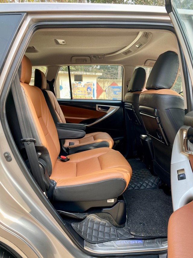 Second-hand 2019 Toyota Innova Crysta 2.4 GX MT BSIV for sale in New Delhi-4