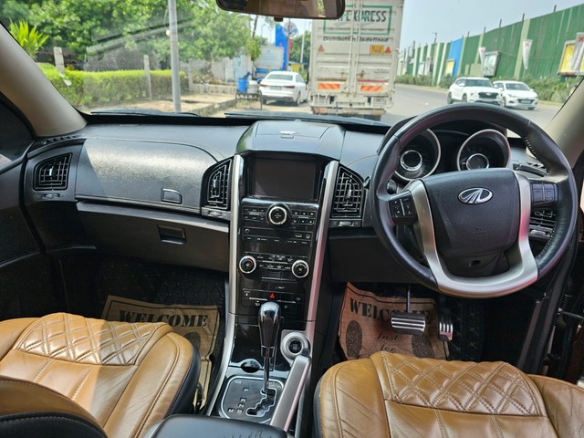 Second-hand 2019 Mahindra XUV500 W11 FWD Diesel for sale in New Delhi-14