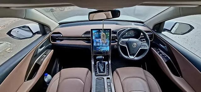 Second-hand 2023 MG Hector Plus 1.5 Turbo Savvy Pro CVT 7 Str BSVI for sale in Mumbai-4