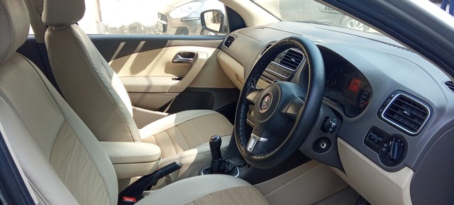 Second-hand 2011 Volkswagen Vento Petrol Highline for sale in Noida-6