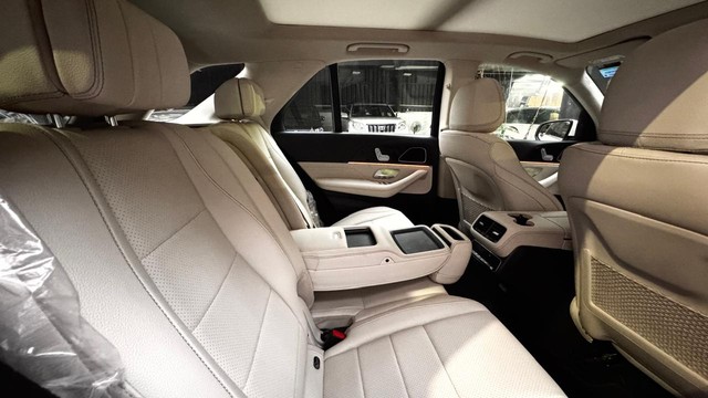 Second-hand 2023 Mercedes-Benz GLE 300d 4Matic for sale in Chennai-4