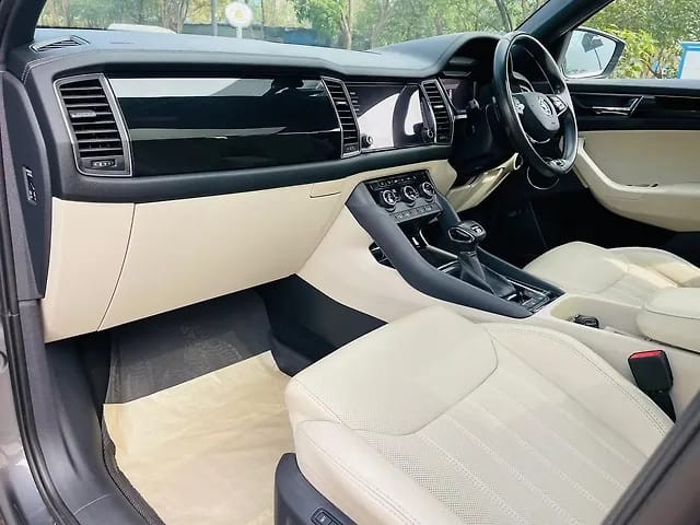 Second-hand 2022 Skoda Kodiaq L & K BSVI for sale in Mumbai-9