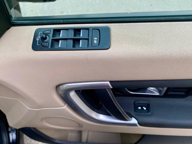 Second-hand 2016 Land Rover Discovery Sport TD4 HSE 7S for sale in New Delhi-15