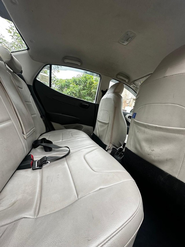 Second-hand 2021 Hyundai Aura S CNG for sale in Lucknow-10