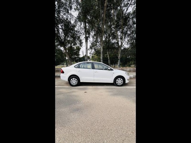 Second-hand 2013 Skoda Rapid 1.6 MPI Active for sale in New Delhi-8