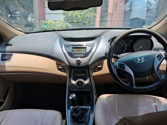 Second-hand 2013 Hyundai Elantra CRDi SX for sale in Lucknow-8