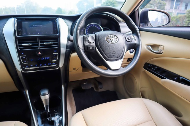 Second-hand 2018 Toyota Yaris G CVT BSIV for sale in New Delhi-14