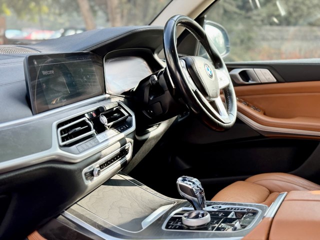 Second-hand 2021 BMW X7 xDrive30d DPE Signature for sale in New Delhi-5
