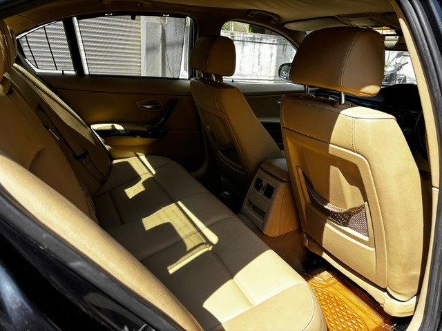 Second-hand 2011 BMW 3 Series 320d for sale in Bangalore-9